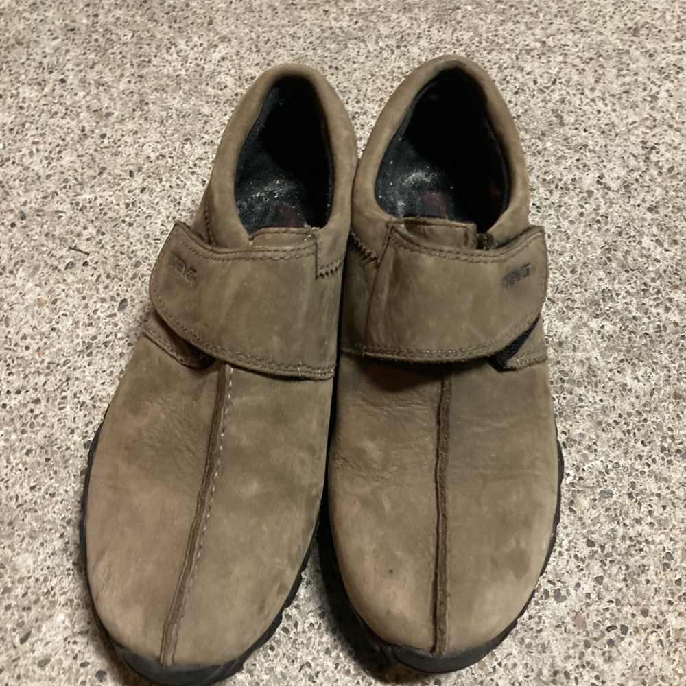 Teva Shoes, Barely Worn - image 8